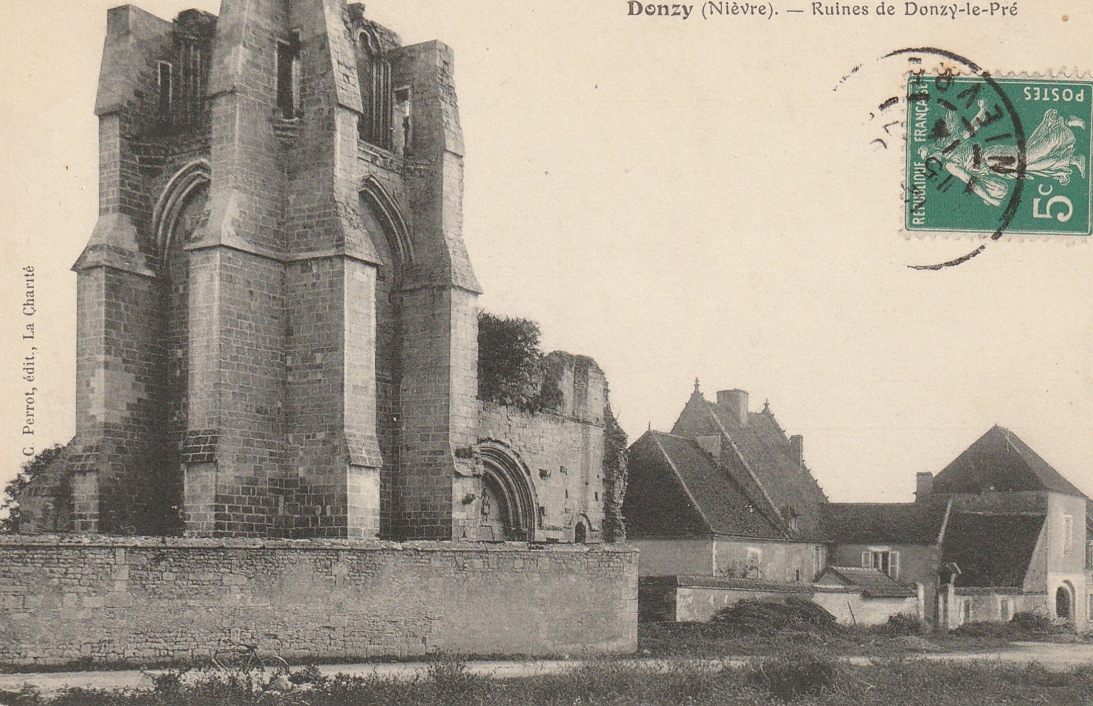 58 DONZY. Ruines de Donzy-le-Pré ancienne Eglise 1914