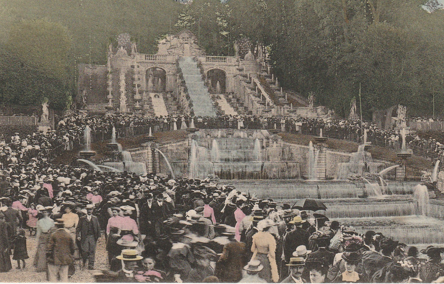 92 SAINT-CLOUD. Les Cascades le jour des Grandes Eaux