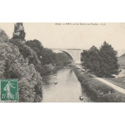 94 BRY. La Marne au Viaduc avec canots et rameurs 1918