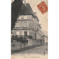 70 LURE. La Sous-Préfecture petite animation 1917