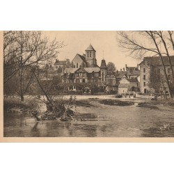 77 MONTIGNY-SUR-LOING. L'Eglise du Village