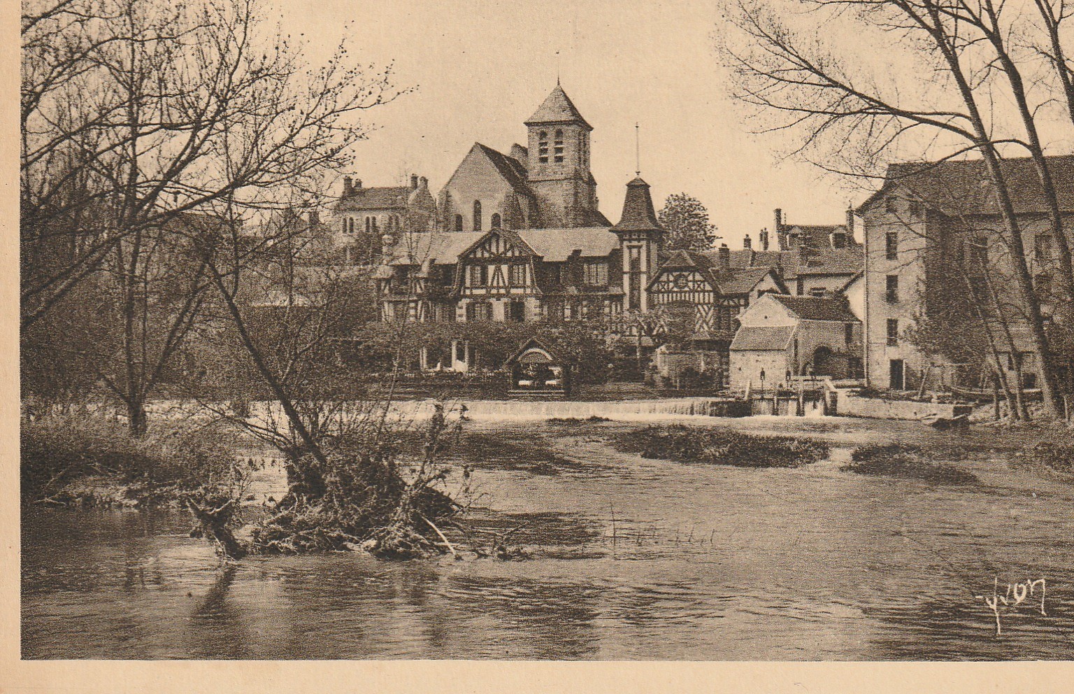 77 MONTIGNY-SUR-LOING. L'Eglise du Village