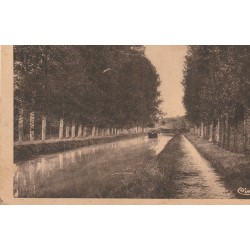 41 MENNETOU-SUR-CHER. Canal du Berry Quartier du Bréjon