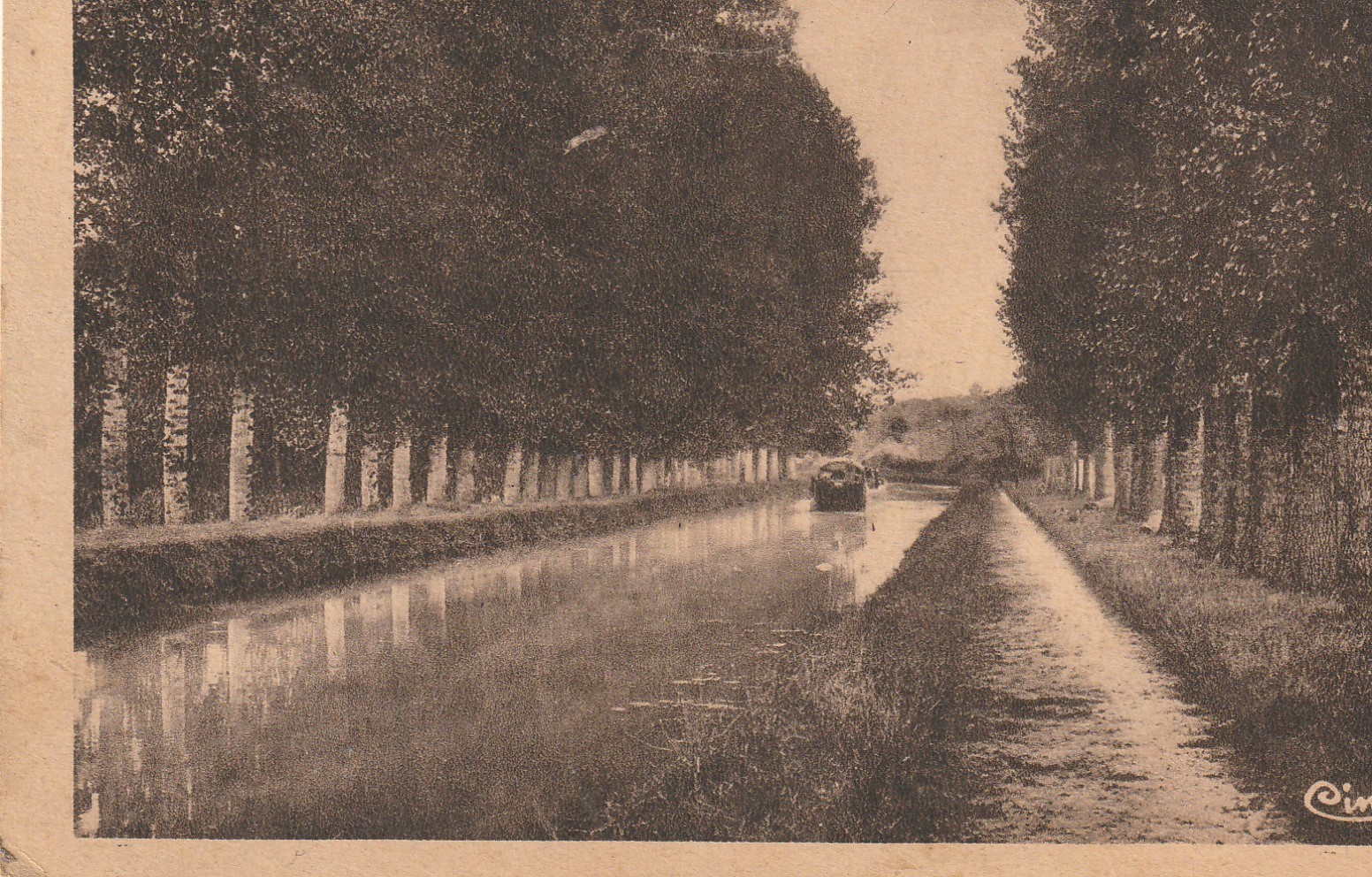 41 MENNETOU-SUR-CHER. Canal du Berry Quartier du Bréjon