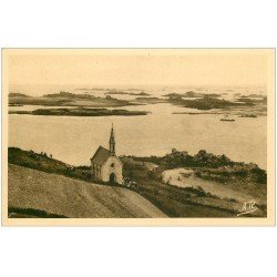 carte postale ancienne 22 PLOUBAZLANEC. La Trinité Chapelle et la Mer