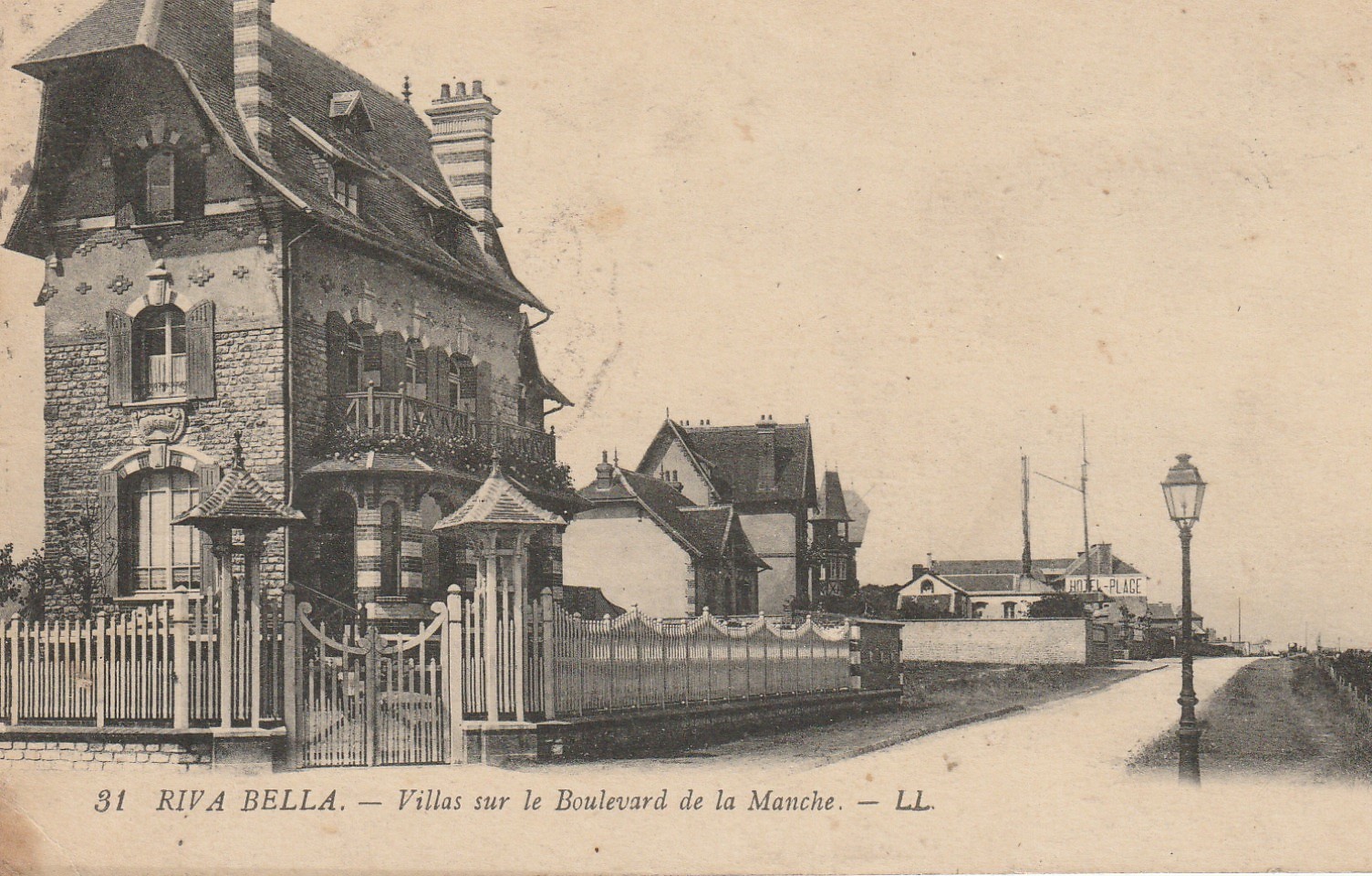 14 RIVA BELLA. Villas sur le Boulevard de la Manche 1913