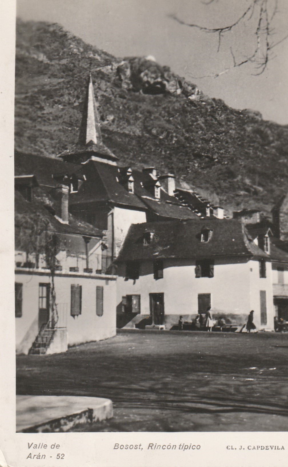 Photo cpsm petit format ESPAGNE Valle de Aran BOSOST RINCON TIPICO 1952