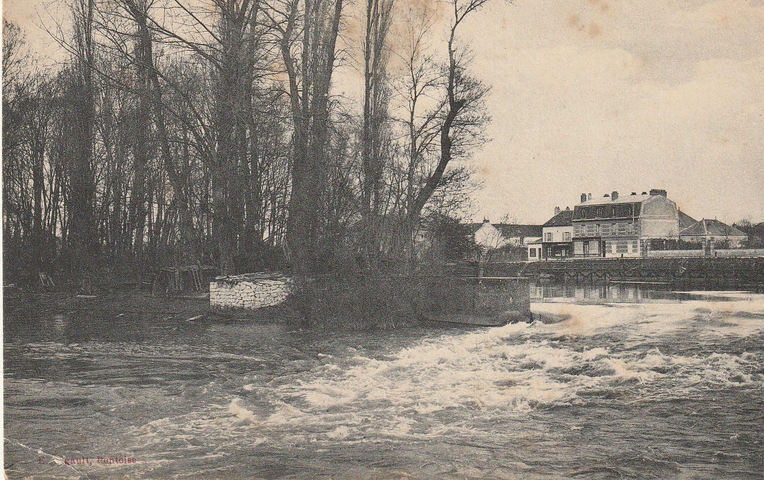 95 PONTOISE. Ile Saint-Martin et Barrage