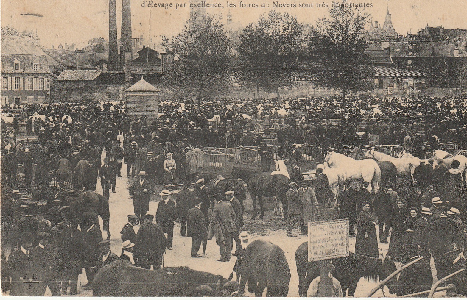 58 NEVERS. Le Champ de Foire 1914