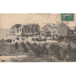 56 QUIBERON. Place Hoche et entrée de la Plage 1911