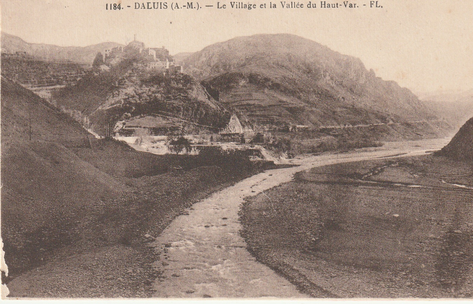 06 DALUIS. Village et Vallée du Haut-Var