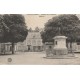45 PITHIVIERS. Statue de Poisson Savant Mathématiques et Mairie 1916