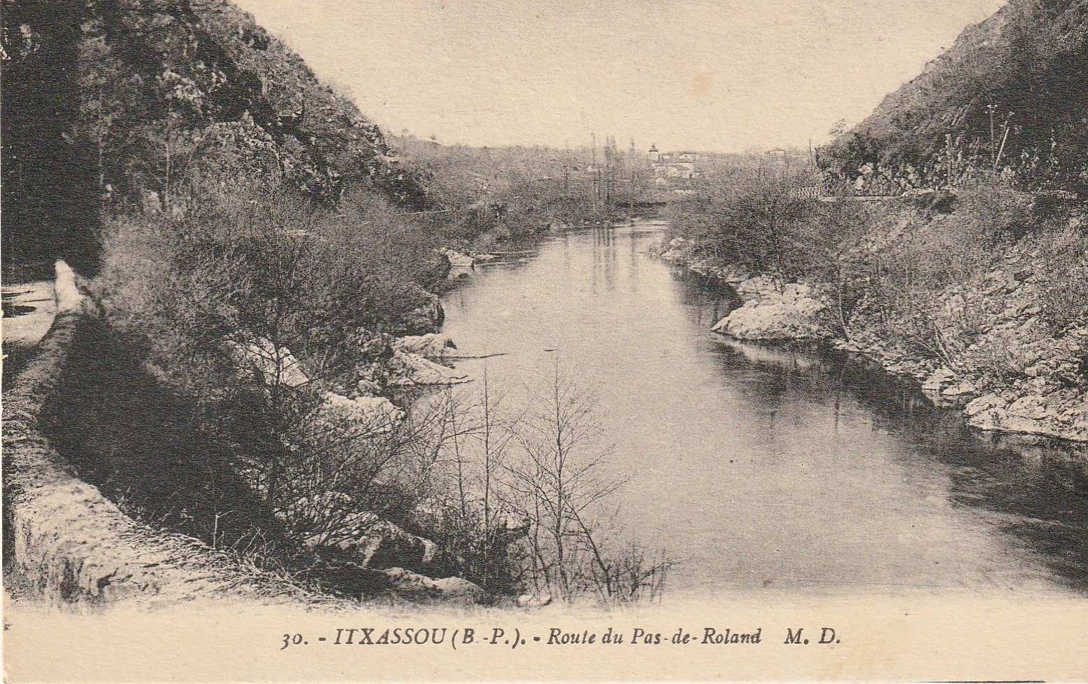 64 ITXASSOU. Route du Pas de Roland