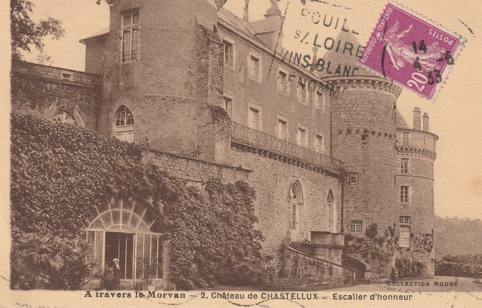 89 CHASTELLUX. Escalier d'honneur du Château 1933