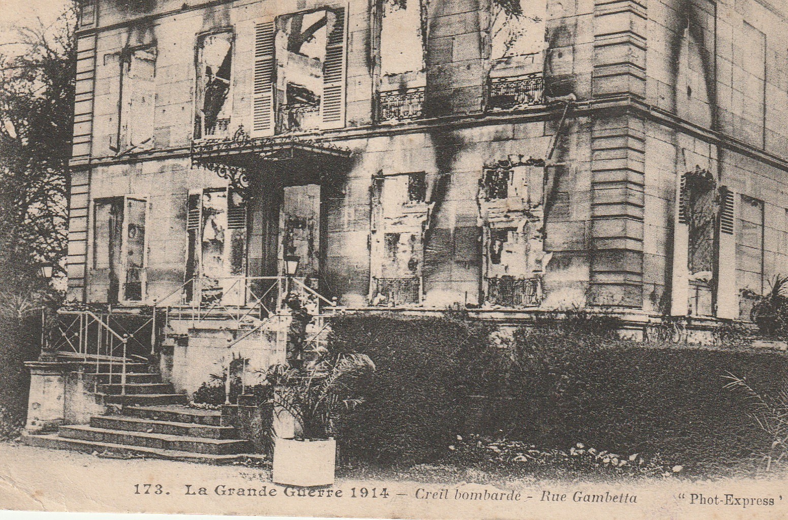 60 CREIL. Rue Gambetta bombardé 1914