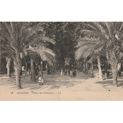 20 AJACCIO. Place des Palmiers bien animée 1924