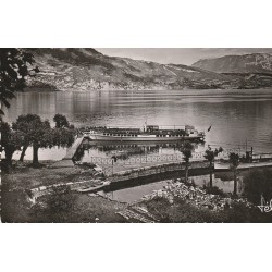 Photo cpsm petit format 73 ABBAYE D'HAUTECOMBE. Bateau de débarquement des touristes dans le Port 1955