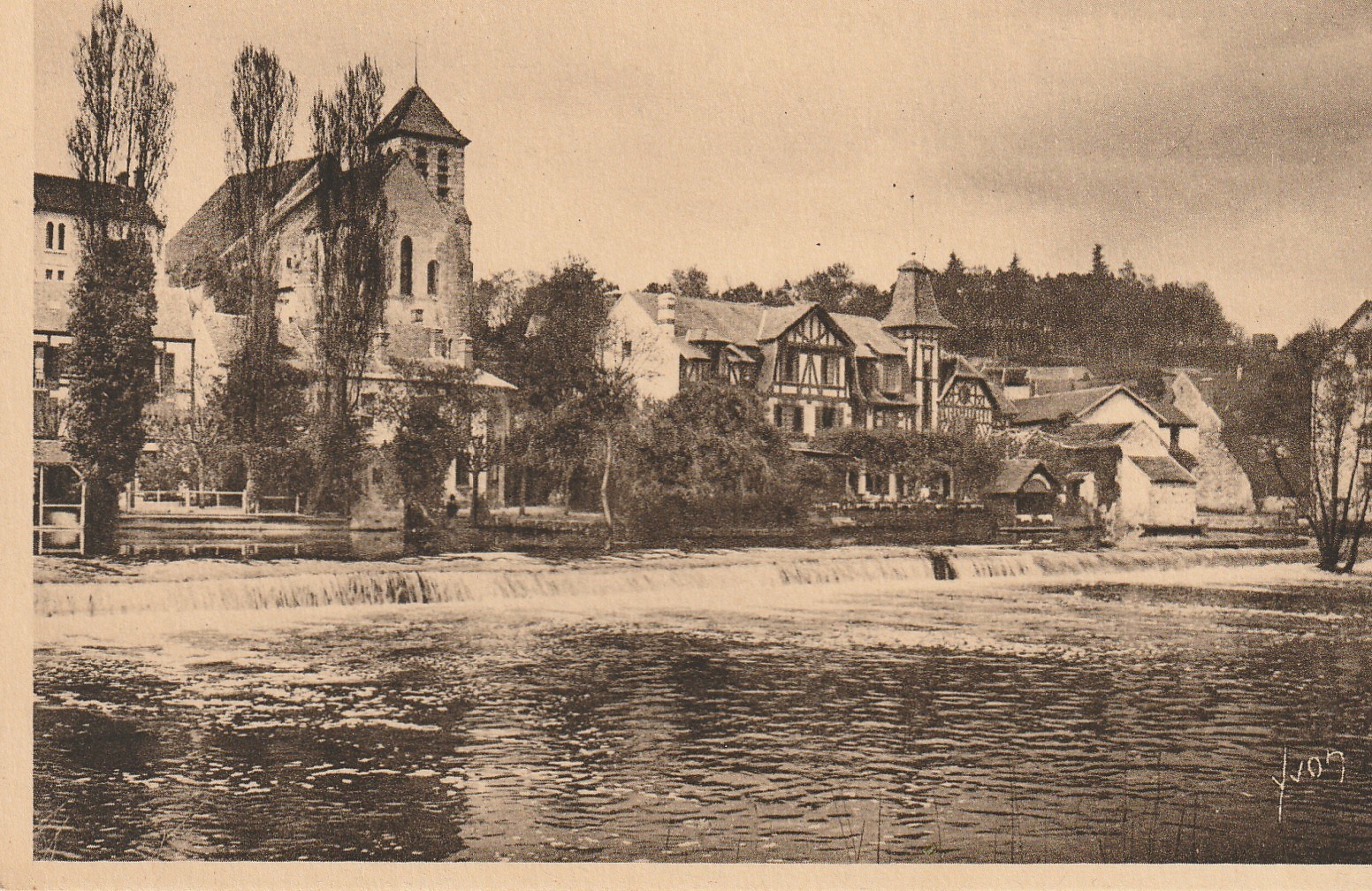 77 MONTIGNY-SUR-LOING les petites écluses et l'Eglise entourée de Villas