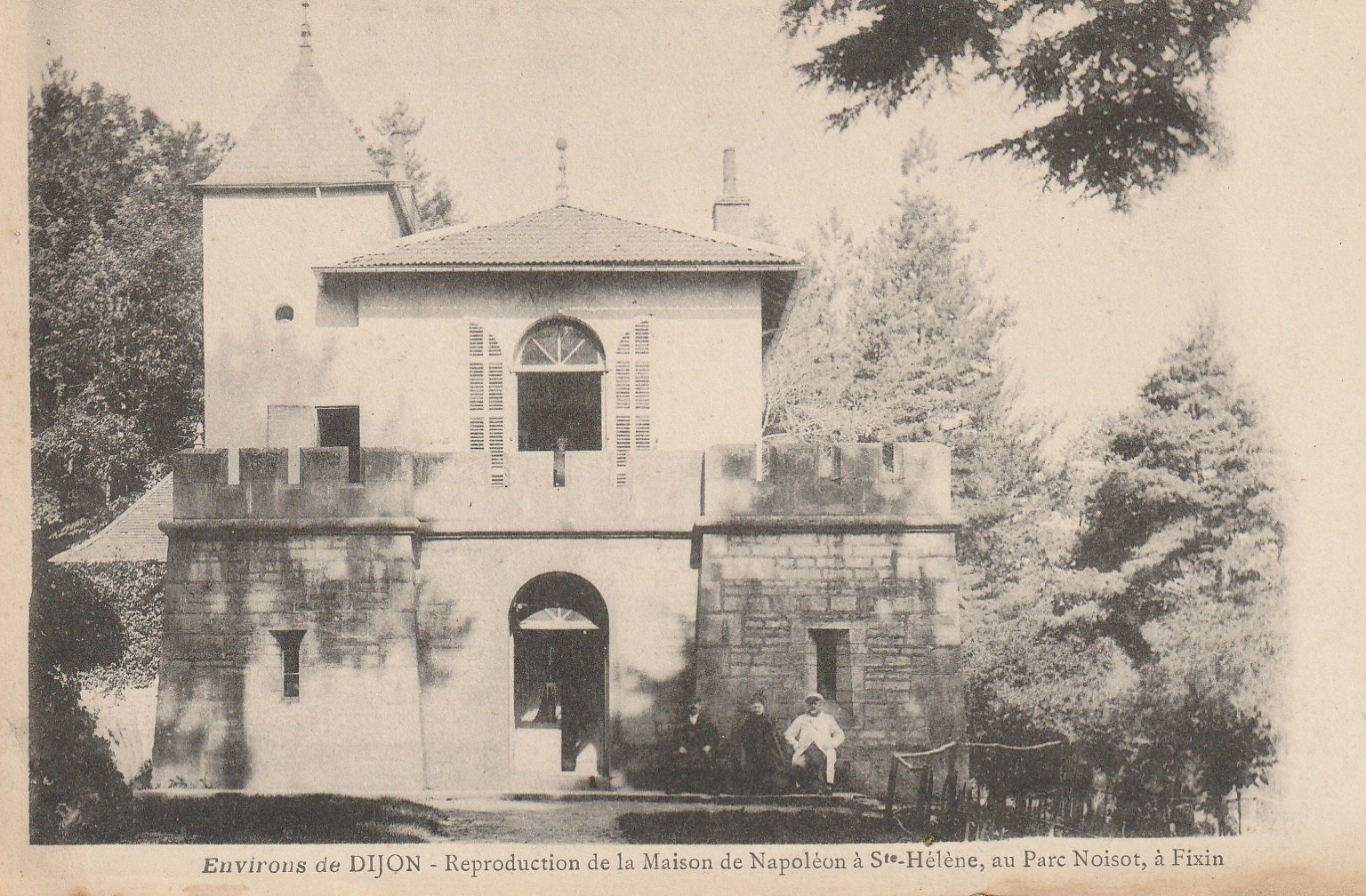 21 FIXIN. Reproduction de la Maison de Napoléon à Saint-Hélène vers 1900
