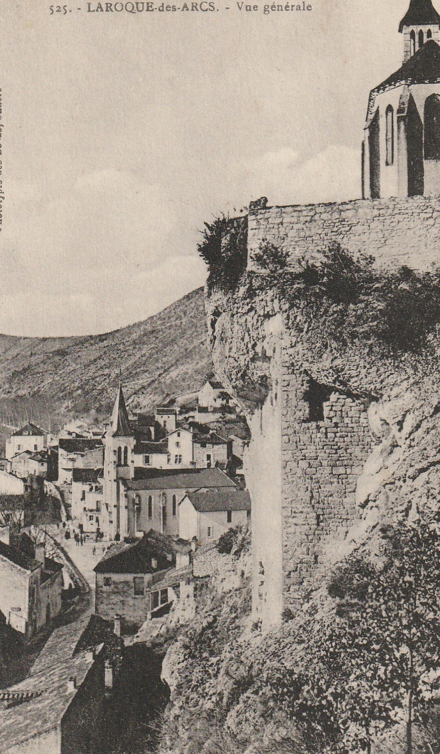 46 LAROQUE-DES-ARCS. Vue générale sur le Village 1930