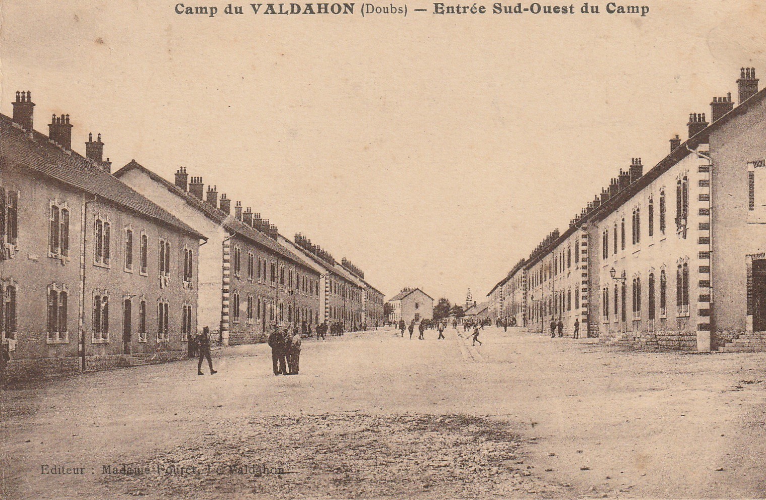 25 CAMP DU VALDAHON. Entrée Sud-Ouest du Camp