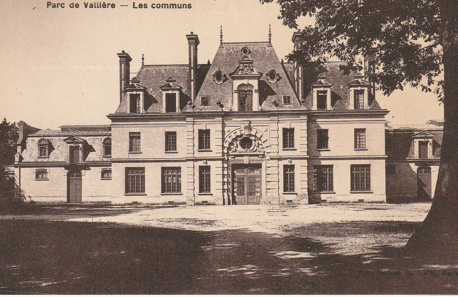 60 MORTEFONTAINE. Les communs Parc de Vallière