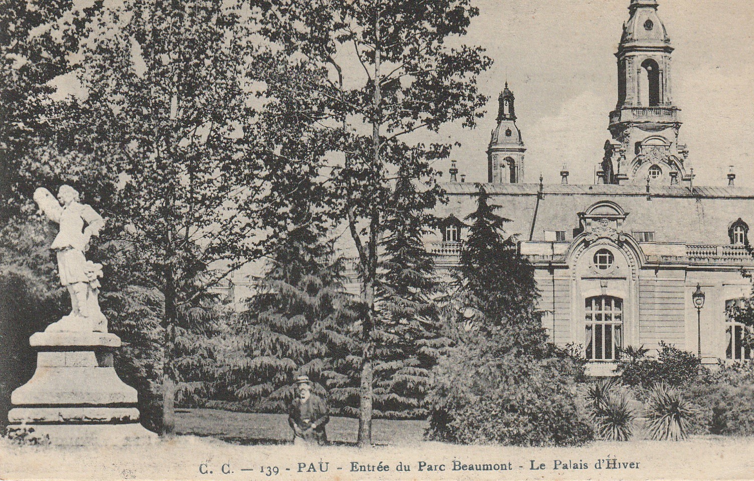 64 PAU. Entrée du Parc Beaumont le Palais d'Hiver 1917