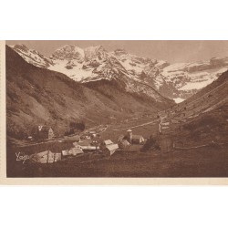 Cpa cpsm petit format 65 GAVARNIE. Le Village et le Cirque 1952