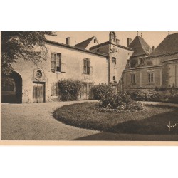 71 PRISSE. Cour Honneur du Château de Montceau où séjourna Lamartine