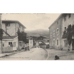 63 VERTOLAYE. Artisans rue Principale