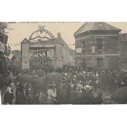 80 ROYE. Fête des Archers et Musiciens Pompiers. Le Défilé du Cortège rue de Paris