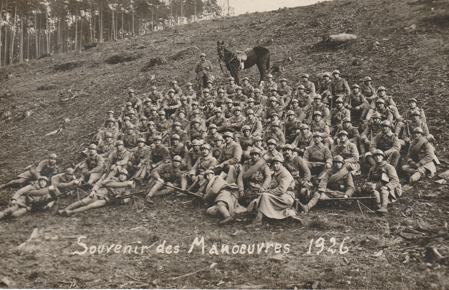 Photo cpsm petit format Militaires BITCHE. Souvenir des Manoeuvres 1926