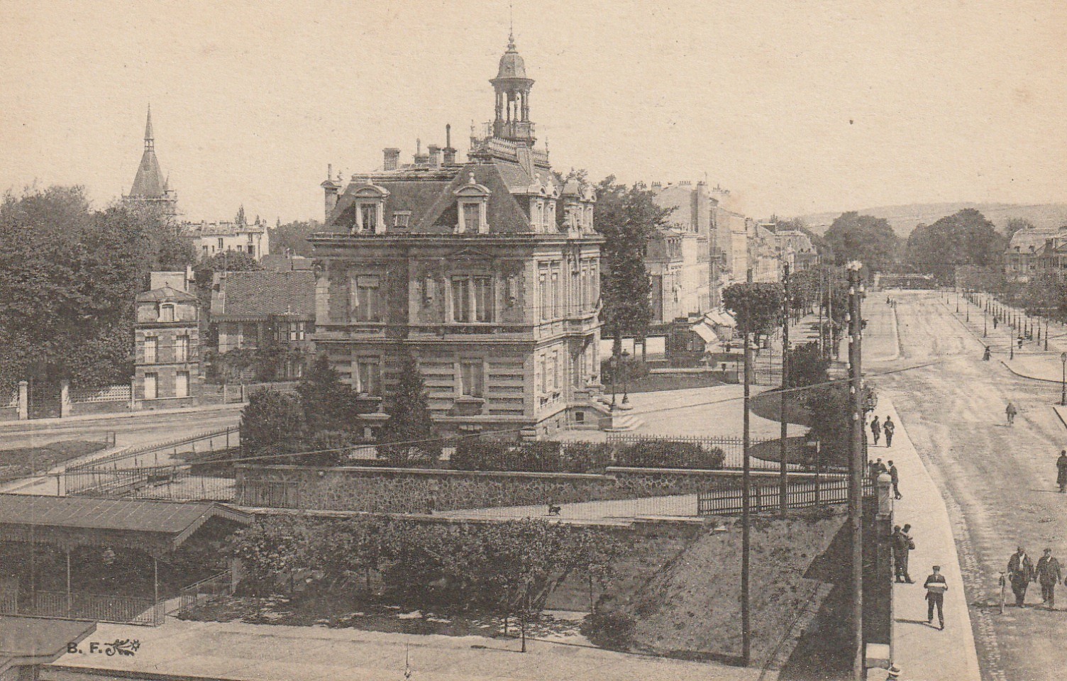 78 MAISONS-LAFFITTE. La Mairie Avenue Longueil animée