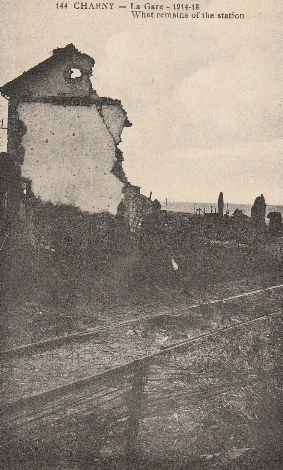 89 CHARNY. Guerre 1914-18 La Gare 1920