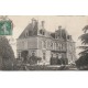 85 NALLIERS. Le Château avec personnages au balcon vers 1910...
