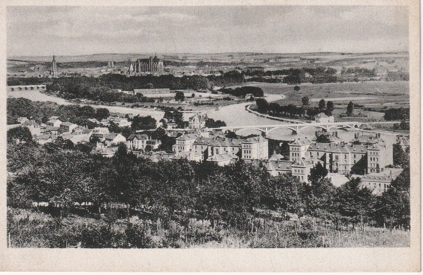 57 METZ. Vue générale sur la Ville et les Ponts
