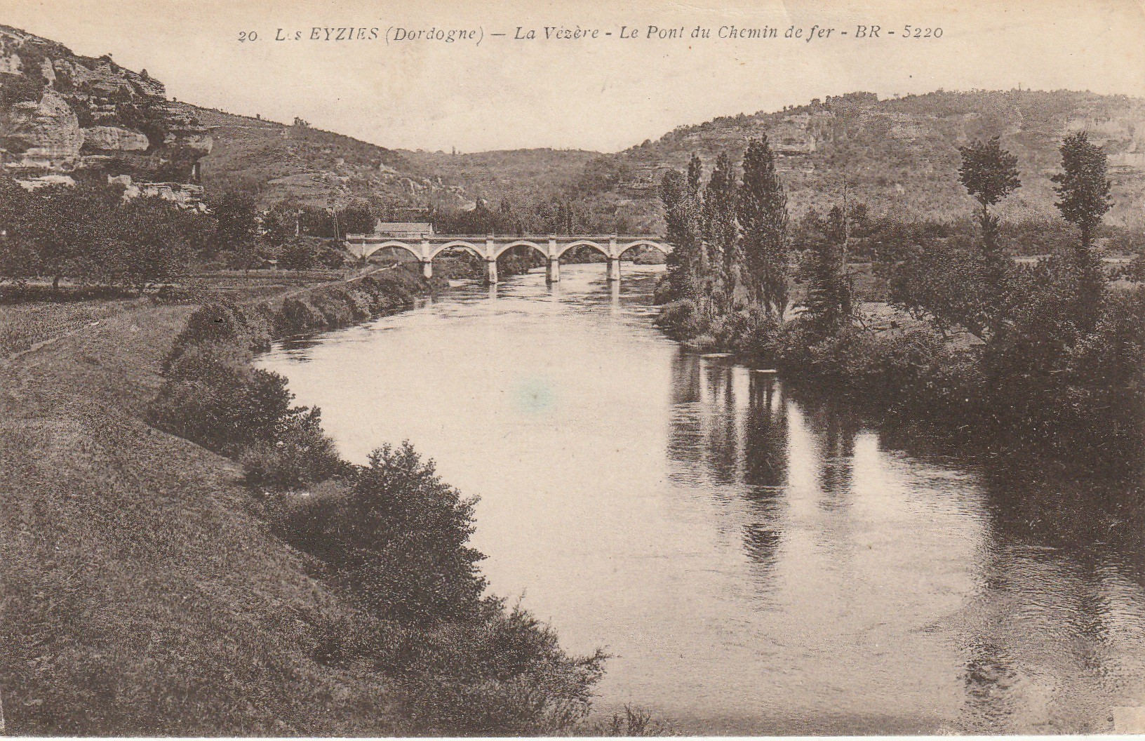 24 LES EYZIES. Pont du Chemin de fer sur la Vézère