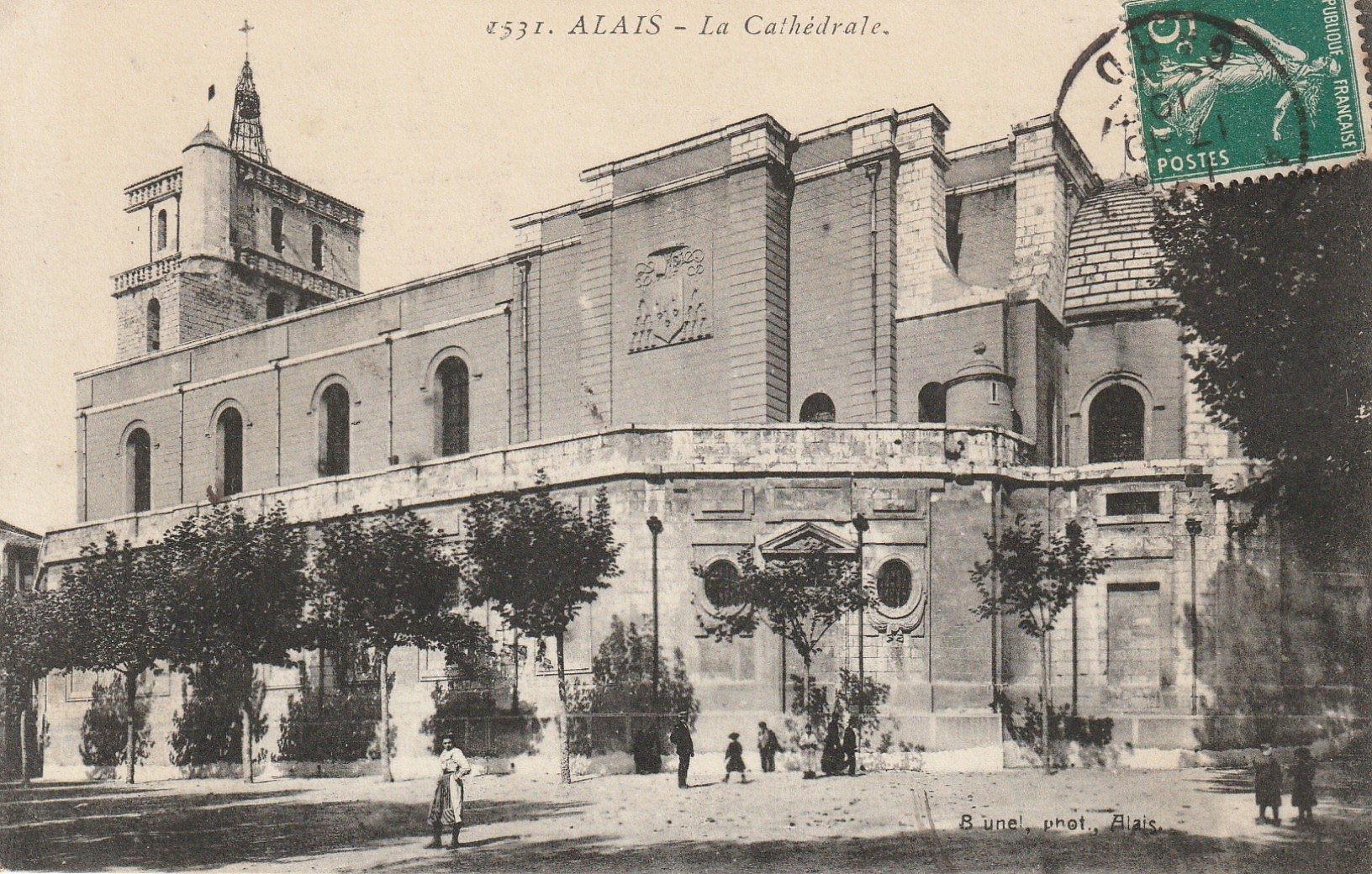 30 ALAIS ALES. La Cathédrale petite animation 1910