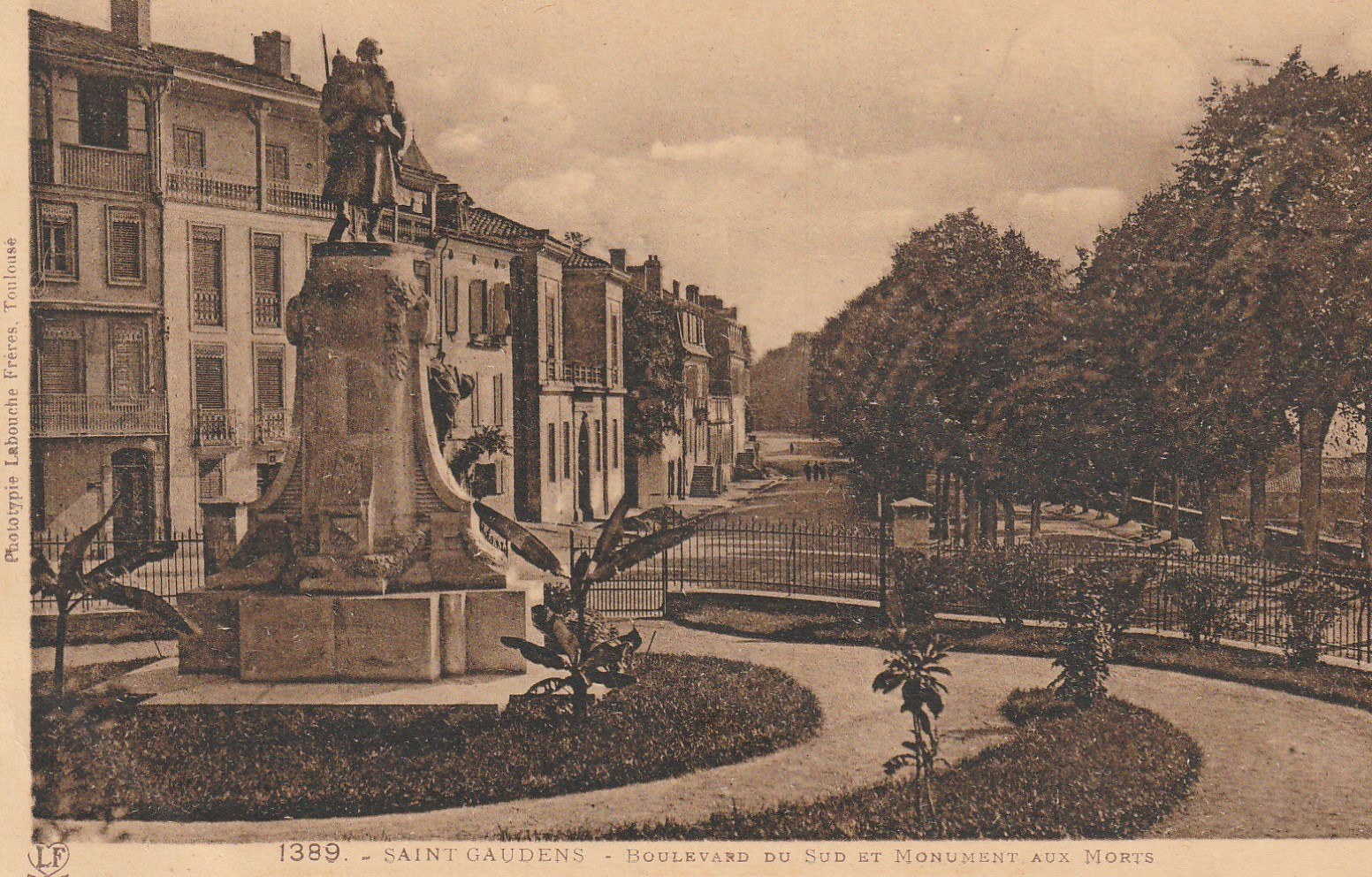 31 SAINT-GAUDENS. Monument aux Morts boulevard du Sud 1933