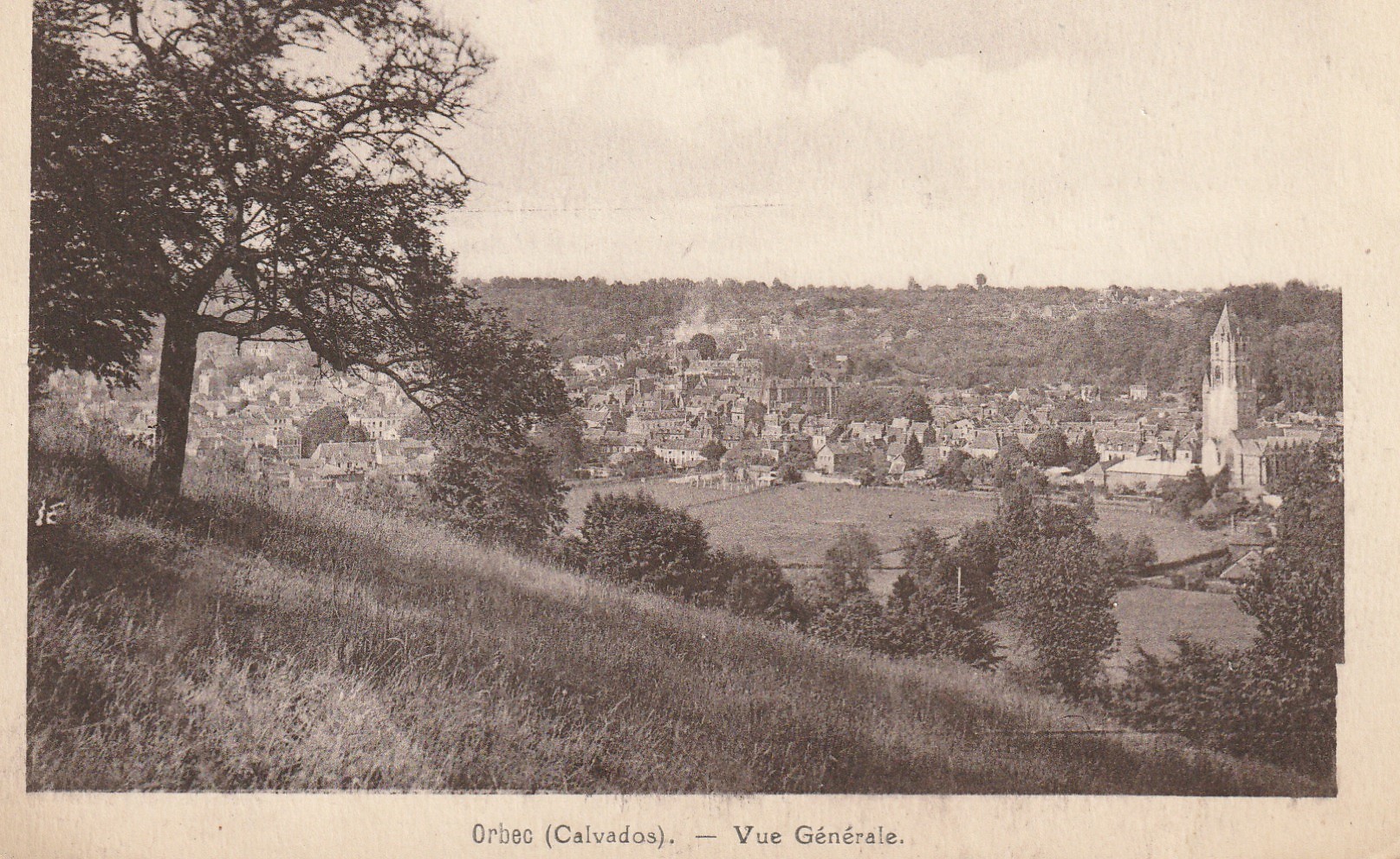 14 ORBEC. Vue générale sur la Ville et son Eglise