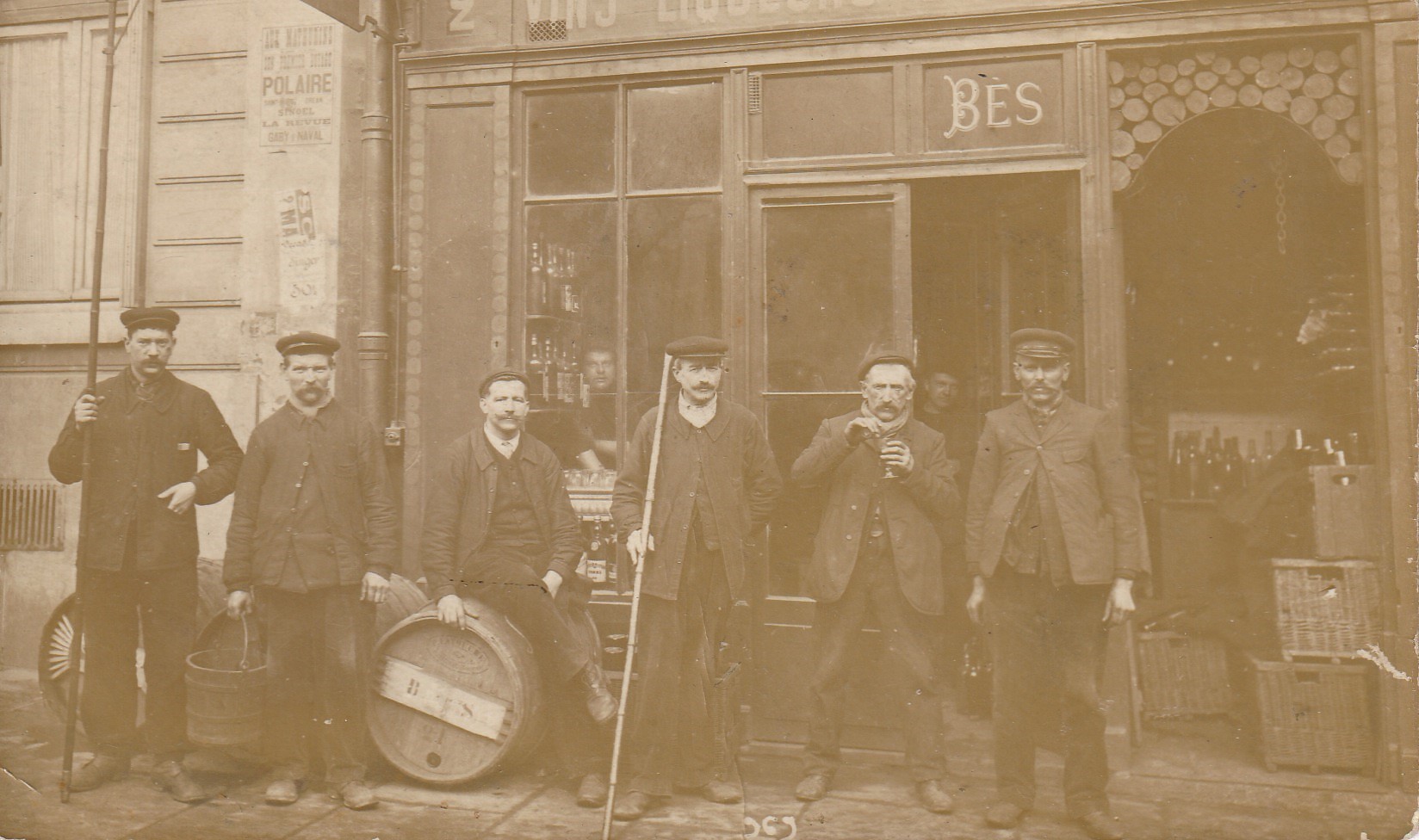 Superbe et Rare photo cpa 75008 PARIS. Vins et Charbons BES 2 Place Henri Bergson 1909