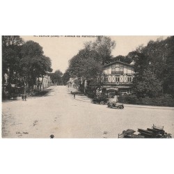 60 SENLIS. Voitures anciennes devant le Restaurant Avenue du Maréchal Foch
