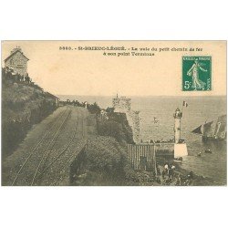 carte postale ancienne 22 SAINT-BRIEUC. Le Légué. Voie du Chemin de Fer à son Terminus avec Hôtel vers 1908. Timbre vierge...