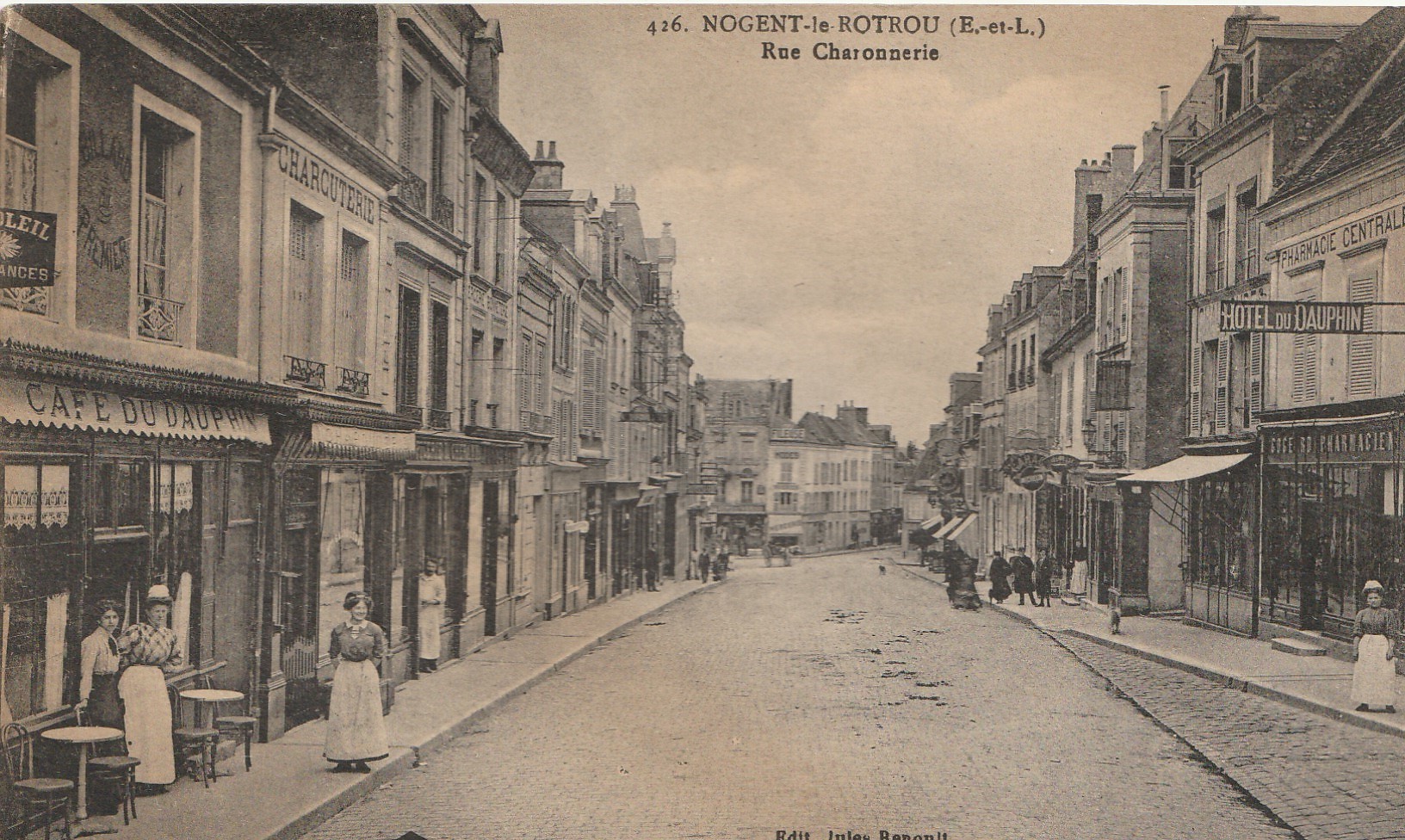 28 NOGENT-LE-ROTROU. Café et Hôtel du Dauphin Rue Charonnerie 1944
