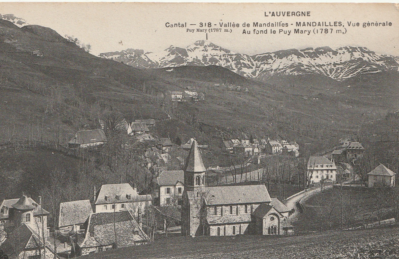 15 Vallée de MANDAILLES. L'Eglise du Village et le Puy Mary