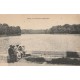 60 COYE LA FORÊT. Etang de la Reine Blanche avec toute une famille assise