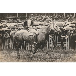 Photo cpa Sports HIPPISME Courses Hippodrome Paris. Cheval WATERFORD monté par HEAD