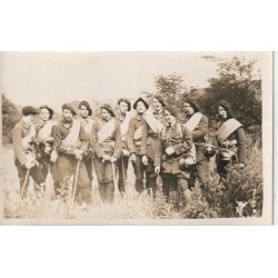 Photo cpa MILITARIA. Lieu à identifier : groupe de Chasseurs Alpins