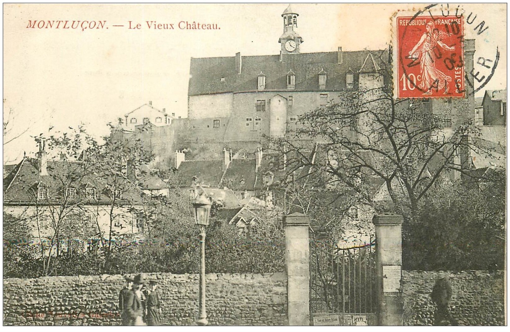 carte postale ancienne 03 MONTLUCON. Le Vieux Château 1909