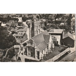 Photo cpsm petit format 60 RAVENEL. Vue aérienne et l'Eglise 1957